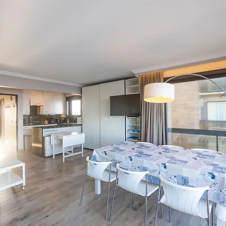 Corner With Frontal Sea View