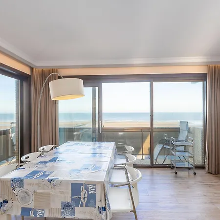 Corner With Frontal Sea View *